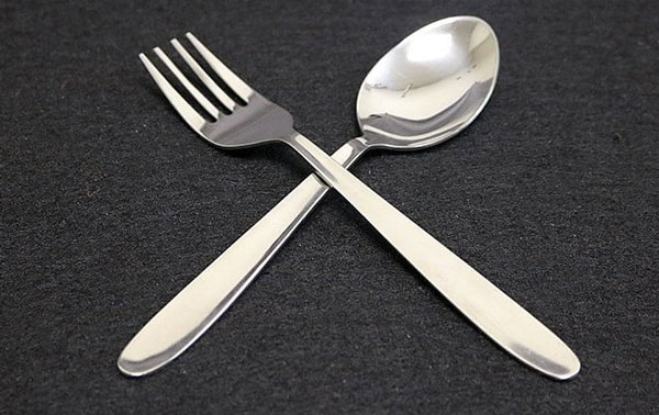 عمده فروشی قاشق و چنگال در پخش رمزی